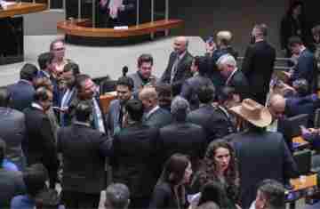 PL da Dosimetria beneficia criminosos comuns, dizem especialistas